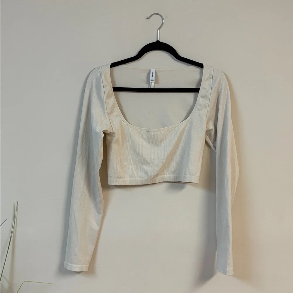 BNWOT Aritzia Sunday Best SinchSeamless™ Rib Ribcage Long-sleeve size L - Picture 4 of 6